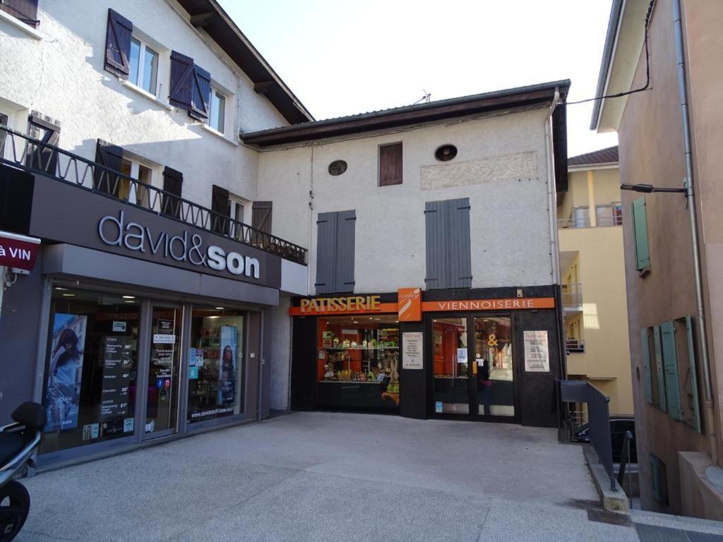 Charmant Studio Au Coeur Du Village De Voreppe Exterior foto